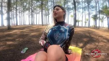 Adegan pantai yang berani film seks